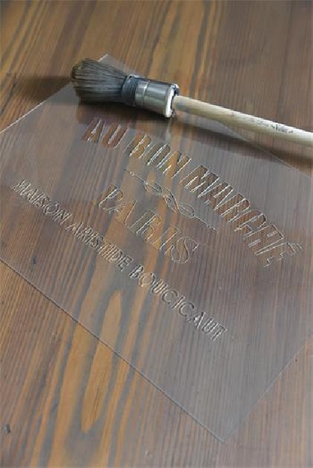 STENCIL AU BON MARCHÉ