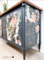 STENCIL DISTRESSED WALLPAPER