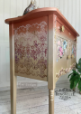 STENCIL DISTRESSED WALLPAPER